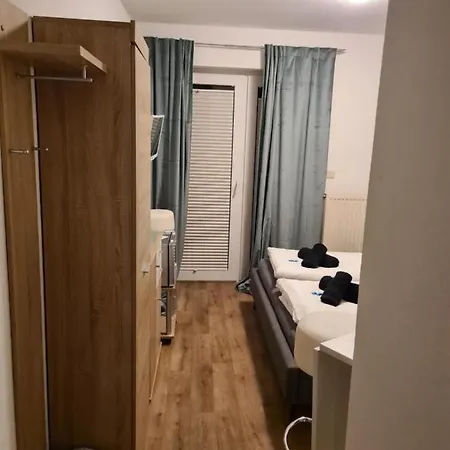 Zum Surgrund Doppelzimmer Nr 4 *